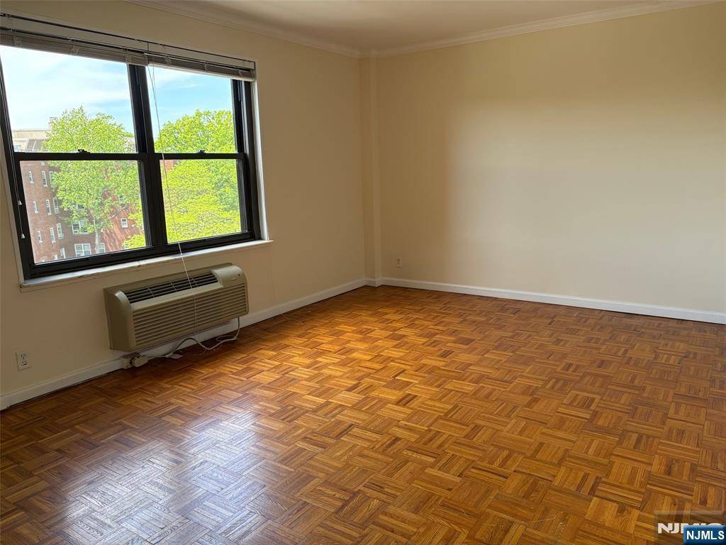 Fort Lee, NJ 07024,2352 Linwood AVE #7A