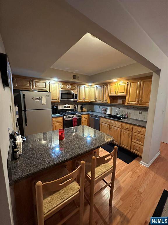 Leonia, NJ 07605,56 Meadowview CT