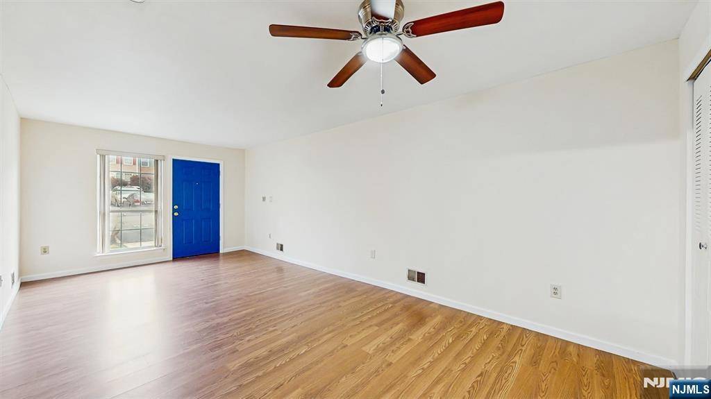 Newark, NJ 07103,34 Howard CT #803