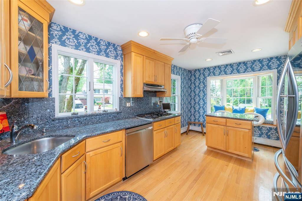 West Caldwell, NJ 07006,45 Cavell PL