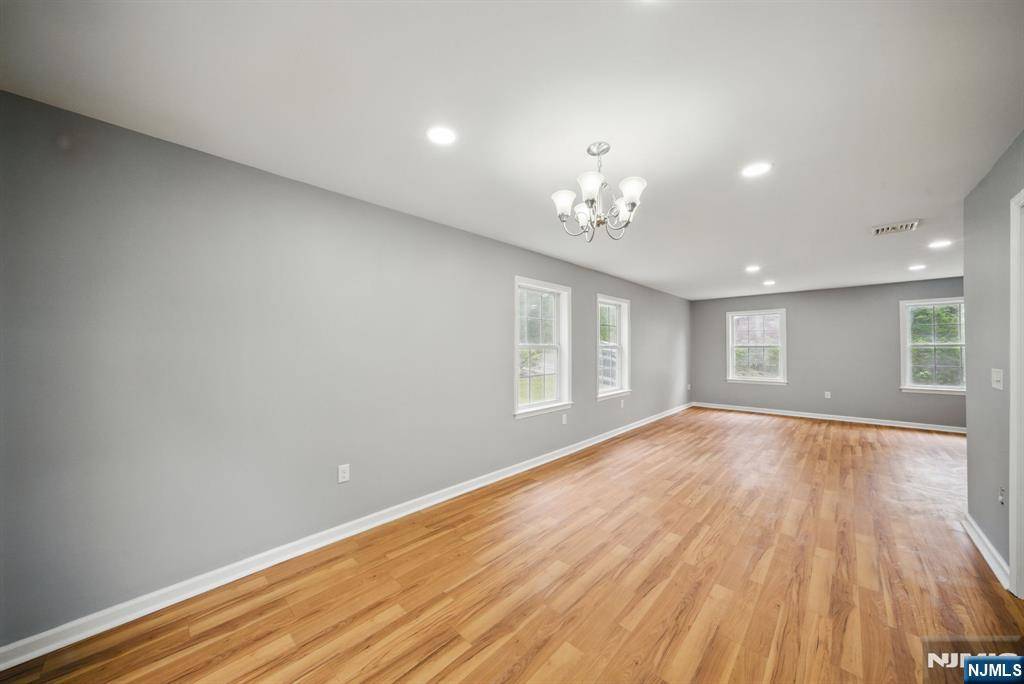 West Milford, NJ 07421,40 Upper Greenwood Lake RD