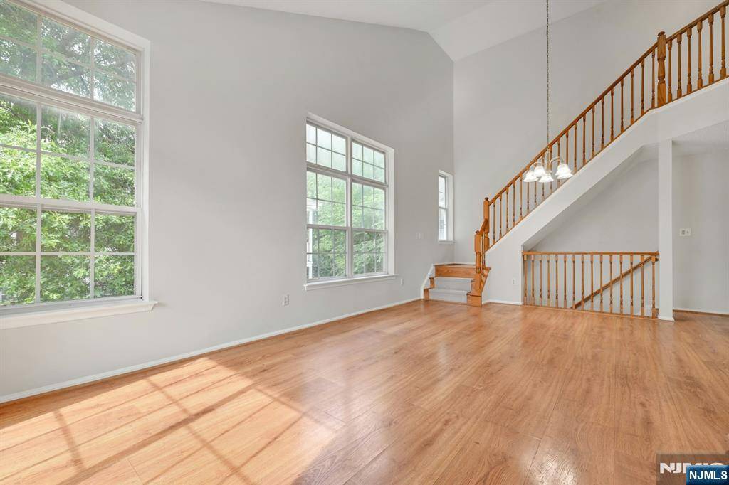 Mahwah, NJ 07430,1413 York ST