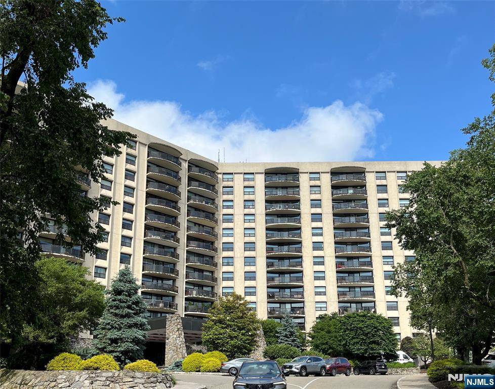 Verona, NJ 07044,2 Claridge #7 IE