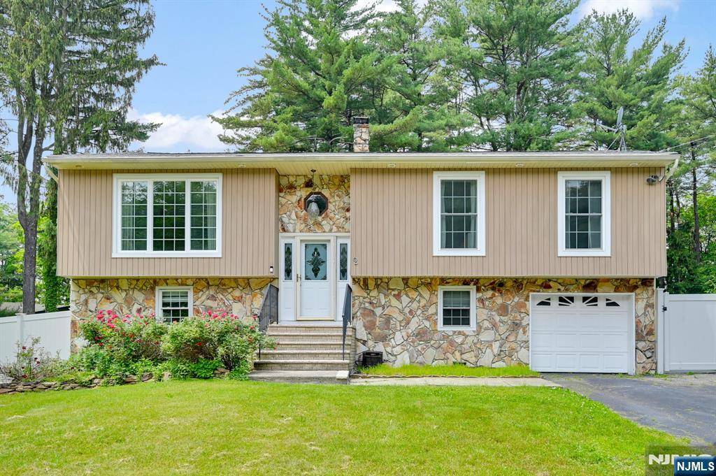 Ringwood, NJ 07456,2 Fountain DR
