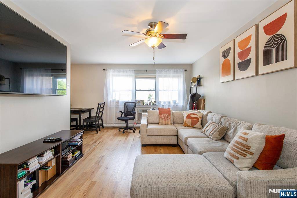 Nutley, NJ 07110,25 River RD #C21