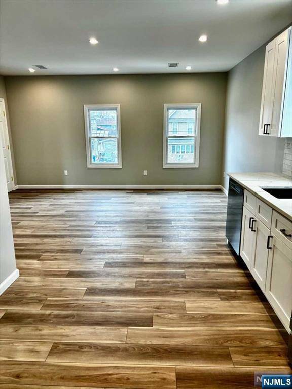 Lyndhurst, NJ 07071,443 2nd AVE #2