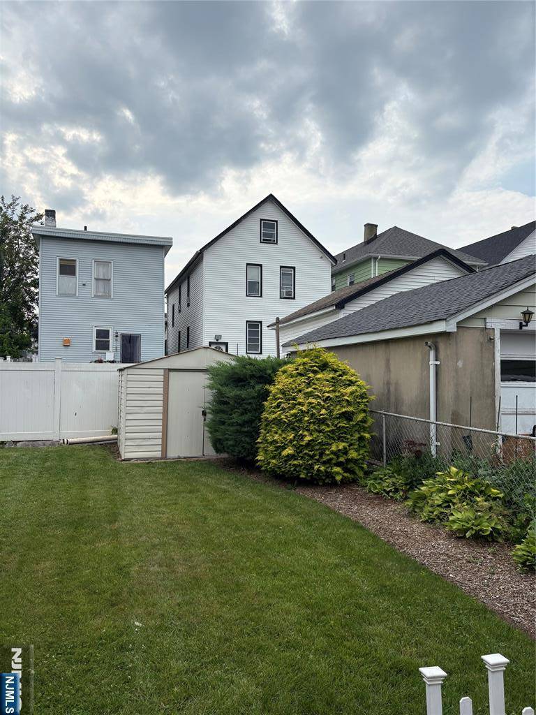 Kearny, NJ 07032,689 Devon ST