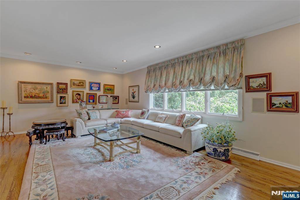 Fair Lawn, NJ 07410,39-19 Grant ST