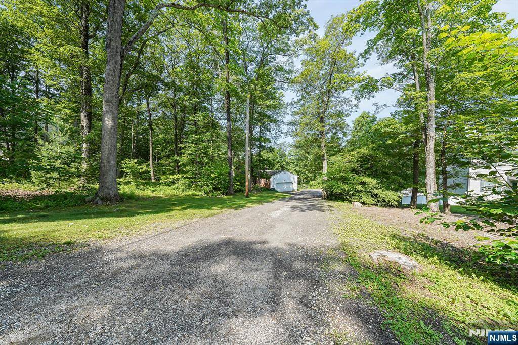 West Milford, NJ 07480,207 Ridge RD