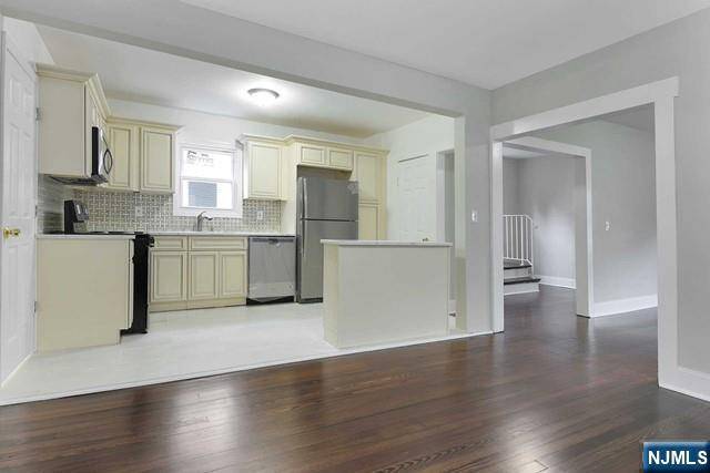 Rutherford, NJ 07070,114 Daniel AVE