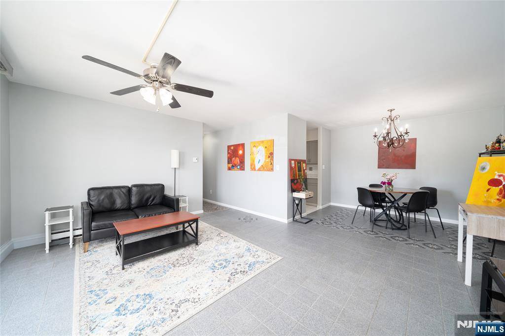 Lyndhurst, NJ 07071,651 Riverside AVE #B17