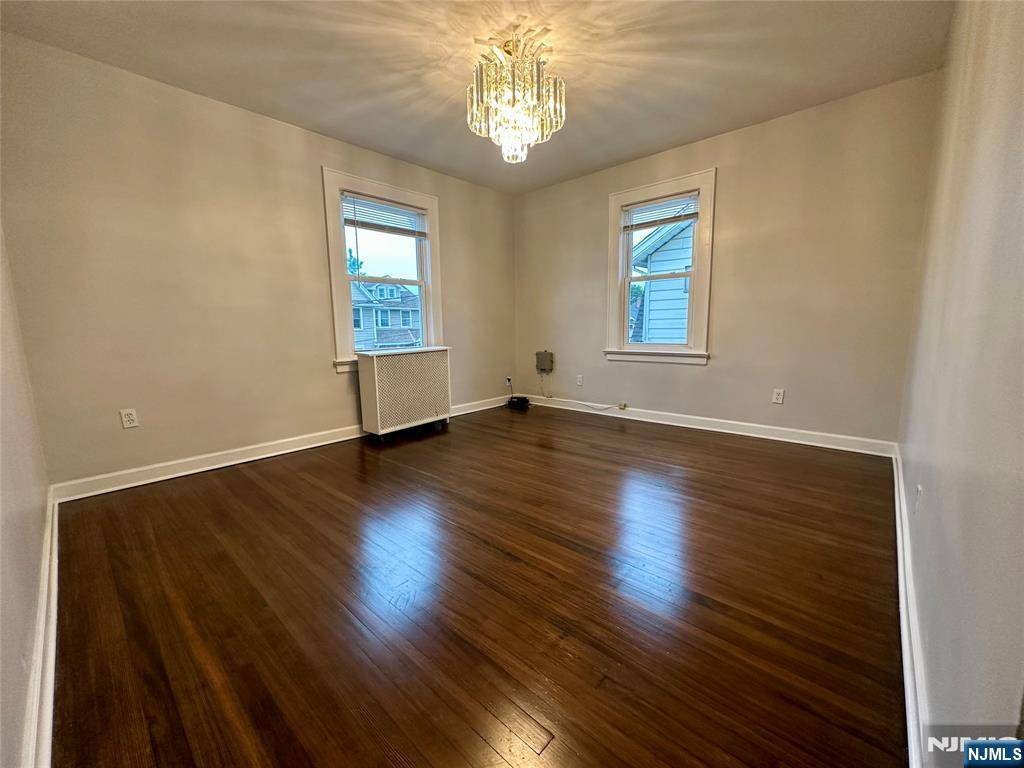Lyndhurst, NJ 07071,220 Irving PL #2