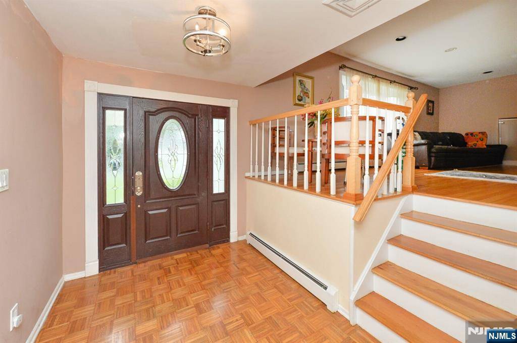 Park Ridge, NJ 07656,153 Sibbald DR