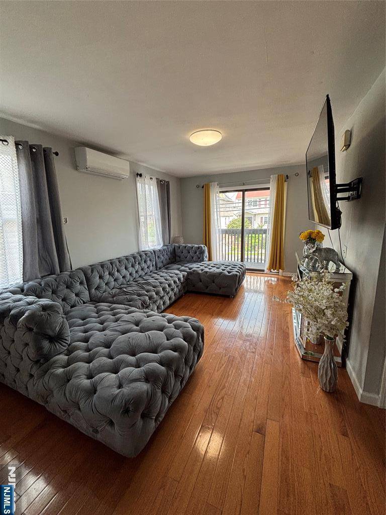Paterson, NJ 07513,248 22nd AVE
