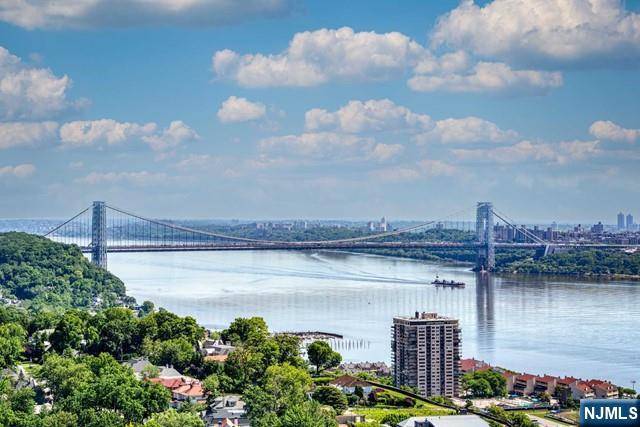 Cliffside Park, NJ 07010,300 Winston DR #2510