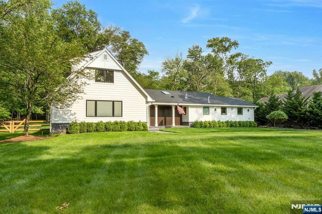 Upper Saddle River, NJ 07458,14 Rambling Brook RD