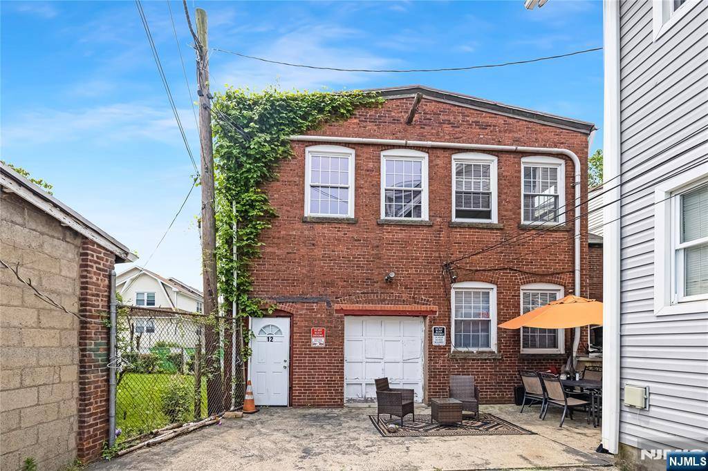 Bloomfield, NJ 07003,14 Henry ST