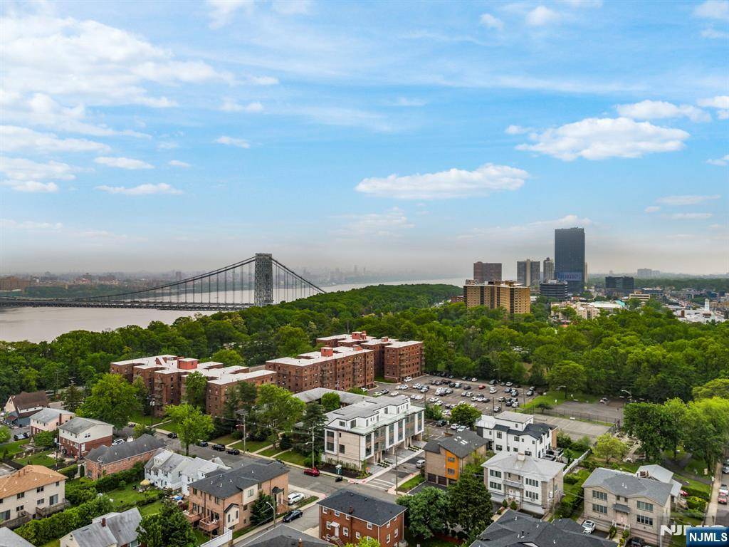 Fort Lee, NJ 07024,2286 7th AVE