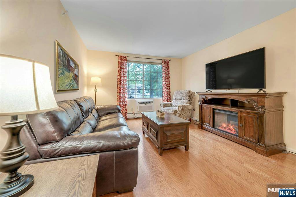 Mahwah, NJ 07430,905 Thoreau CT
