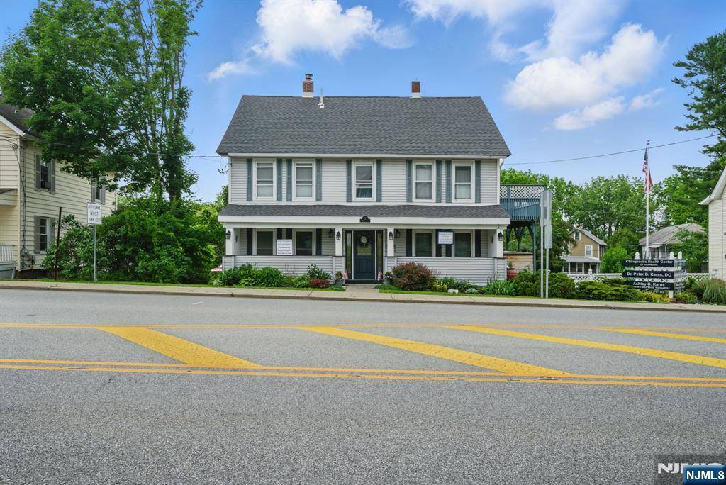 Hamburg, NJ 07419,11 Vernon AVE #1