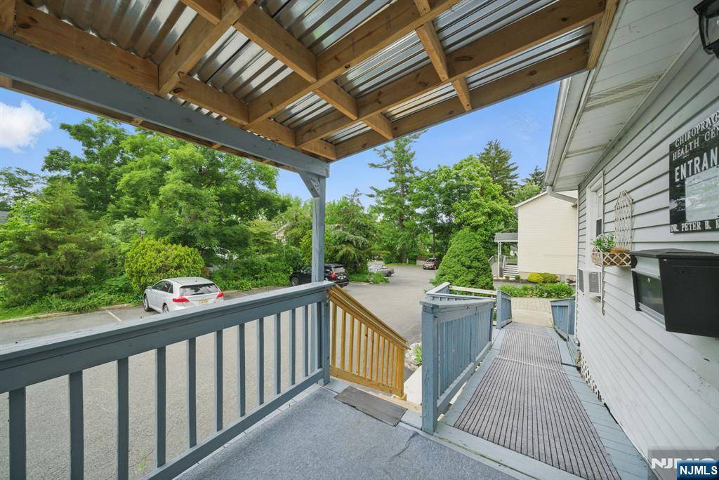 Hamburg, NJ 07419,11 Vernon AVE #1