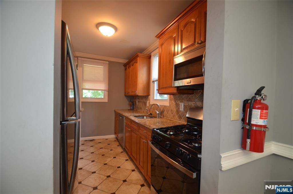 Maywood, NJ 07607,53 Park AVE