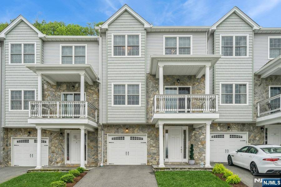 Butler Borough, NJ 07405,55 Halina LN