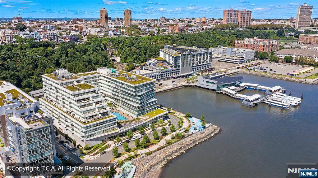 Weehawken, NJ 07086,800 Ave At Port Imperial #318