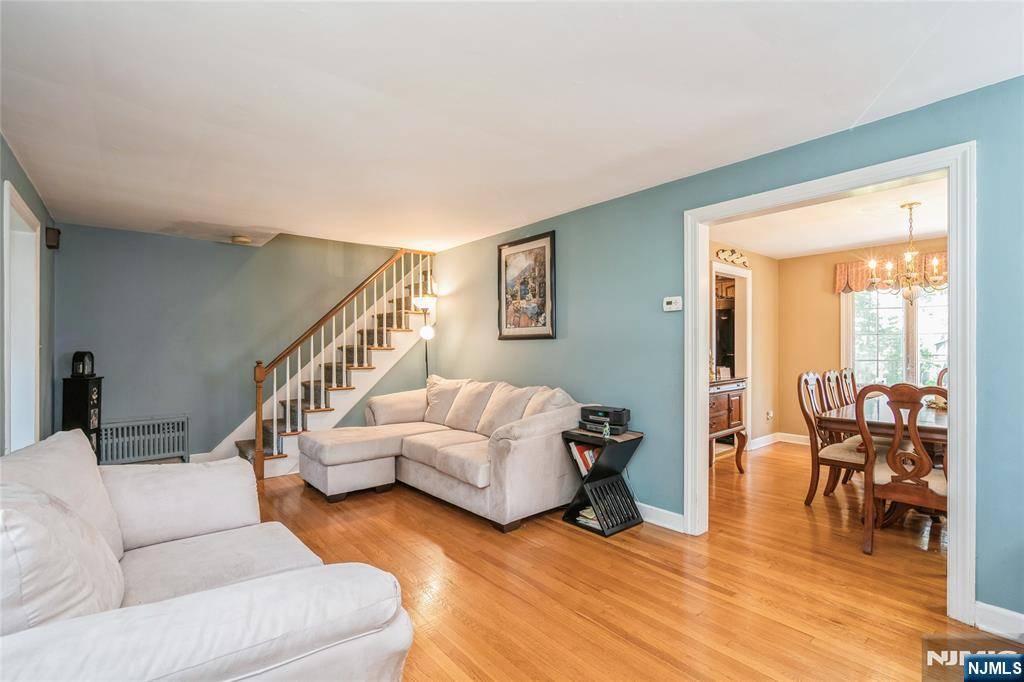 Roseland, NJ 07068,18 Mitchell AVE