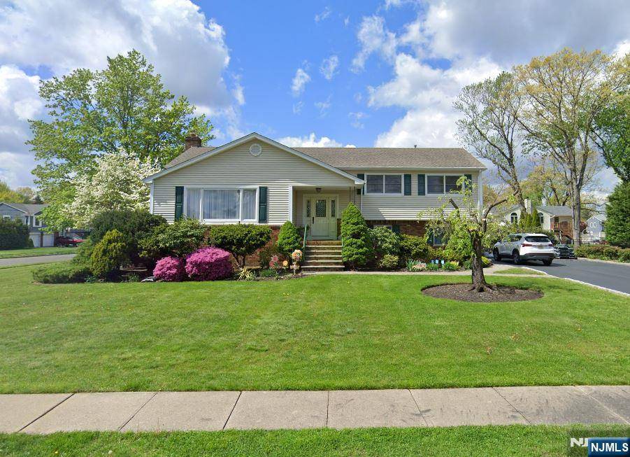 Fairfield, NJ 07004,24 Cheri LN