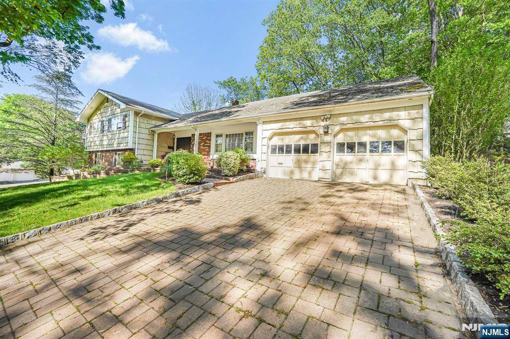 Wayne, NJ 07470,24 Eton CT