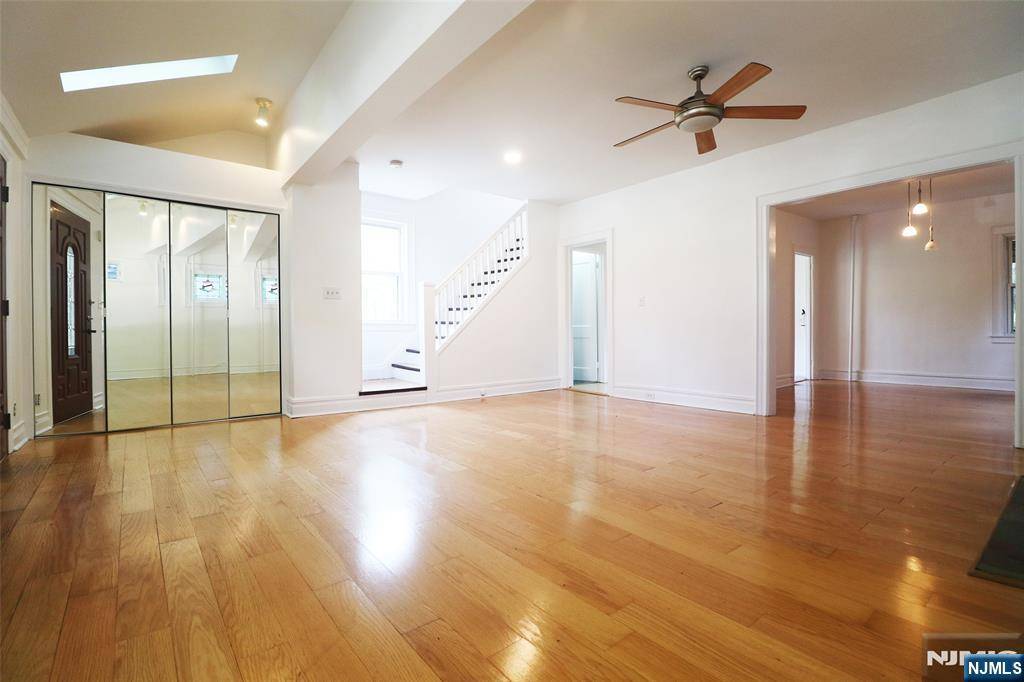 Rutherford, NJ 07070,341 Mortimer AVE