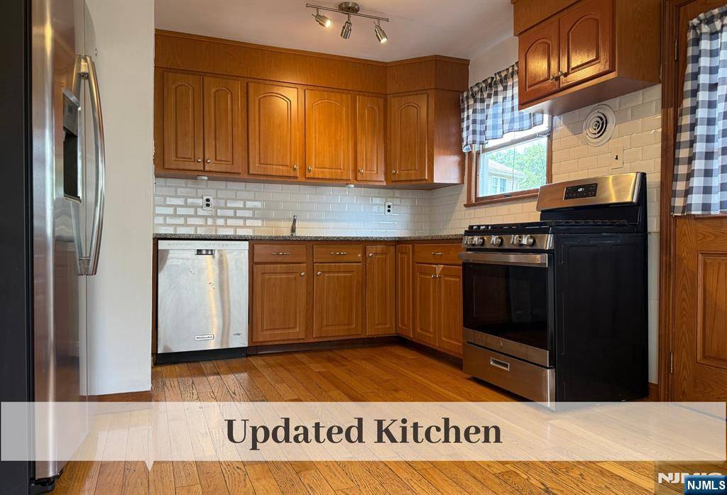 Ridgewood, NJ 07450,726 Midwood RD