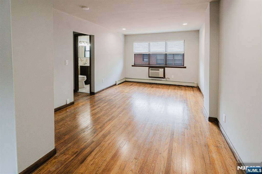 Lodi, NJ 07644,204 Terhune AVE #F