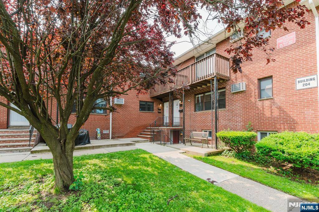 Lodi, NJ 07644,204 Terhune AVE #F