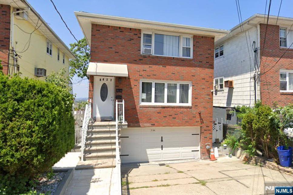 North Bergen, NJ 07047,8427 Columbia AVE