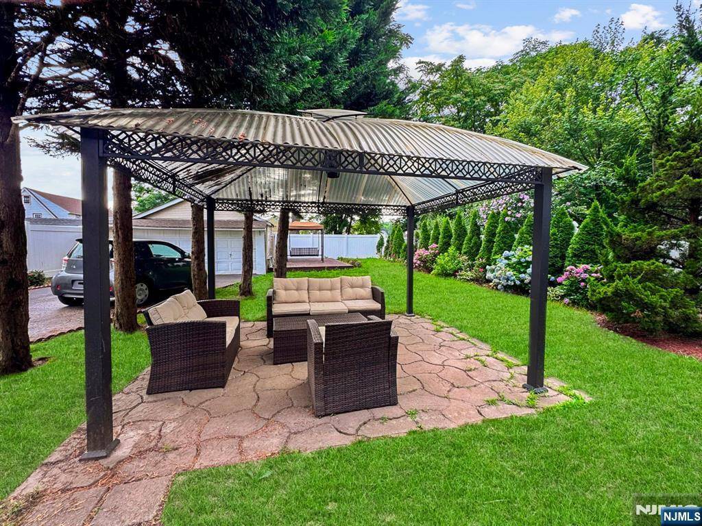 Teaneck, NJ 07666,237 Elm AVE