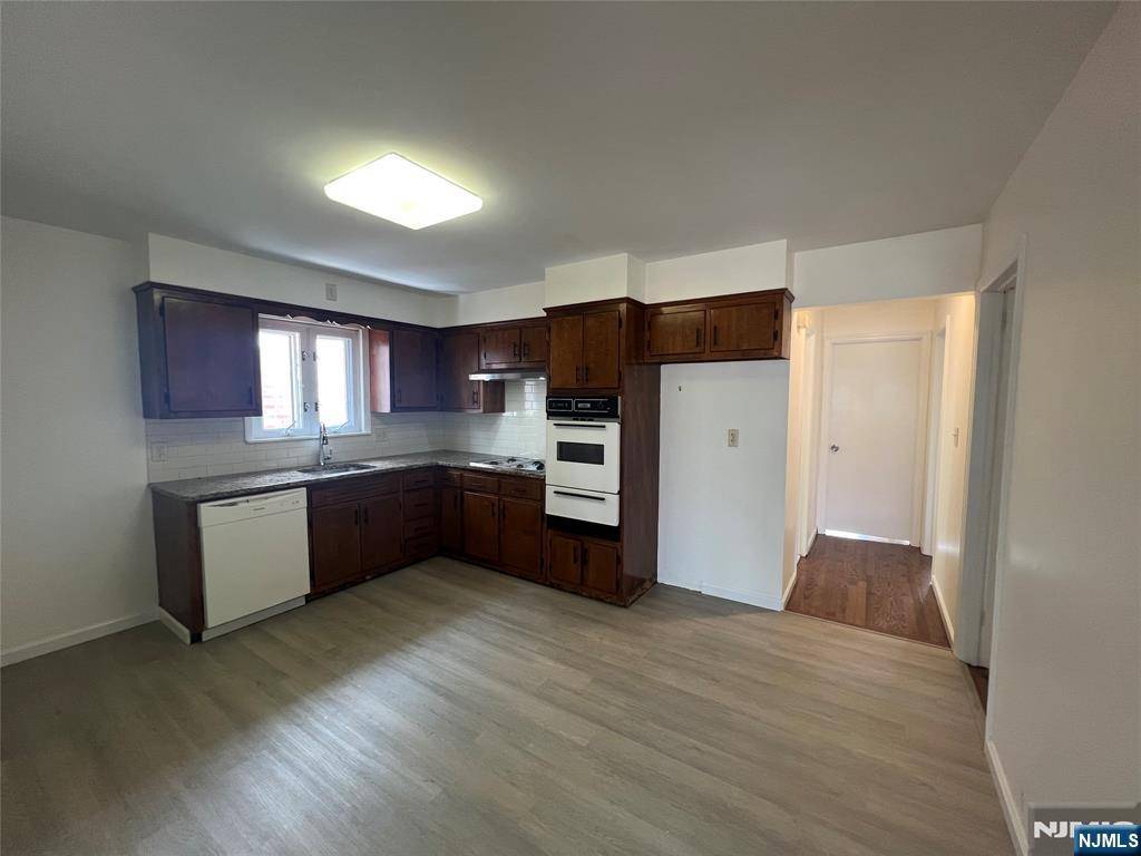 North Arlington, NJ 07031,169 Biltmore ST #2