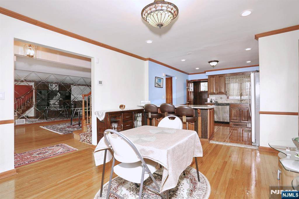 Maplewood, NJ 07040,8 Melman TER