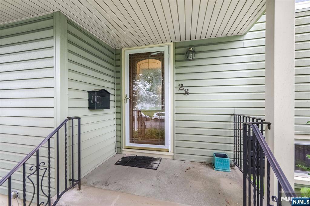 Bloomfield, NJ 07003,28 Urma PL