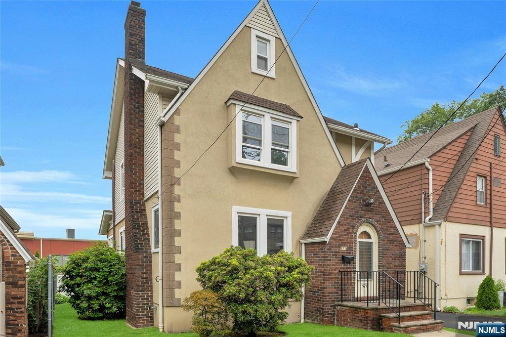 Ridgefield, NJ 07657,571 Monroe PL