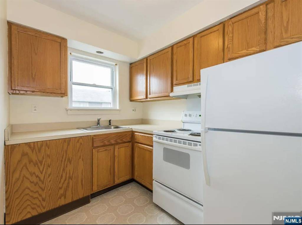 Lodi, NJ 07644,300 Garibaldi AVE #1B