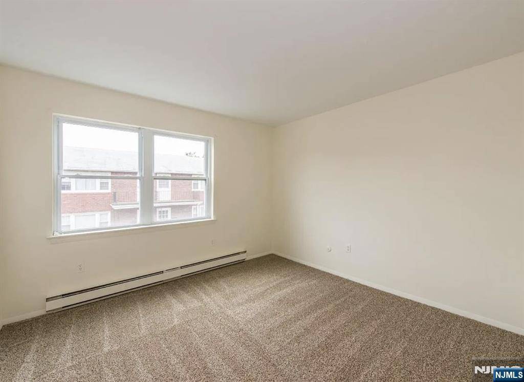 Lodi, NJ 07644,300 Garibaldi AVE #1B