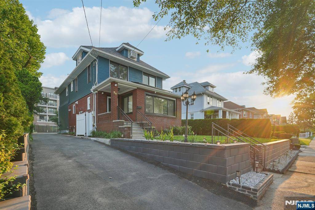 Teaneck, NJ 07666,26 Amsterdam AVE