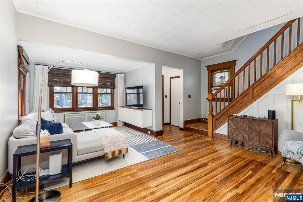 Lyndhurst, NJ 07071,286 Willow AVE