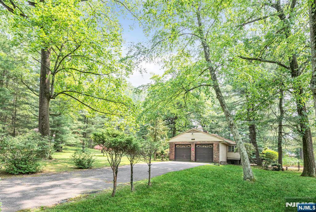 Upper Saddle River, NJ 07458,135 Dimmig RD