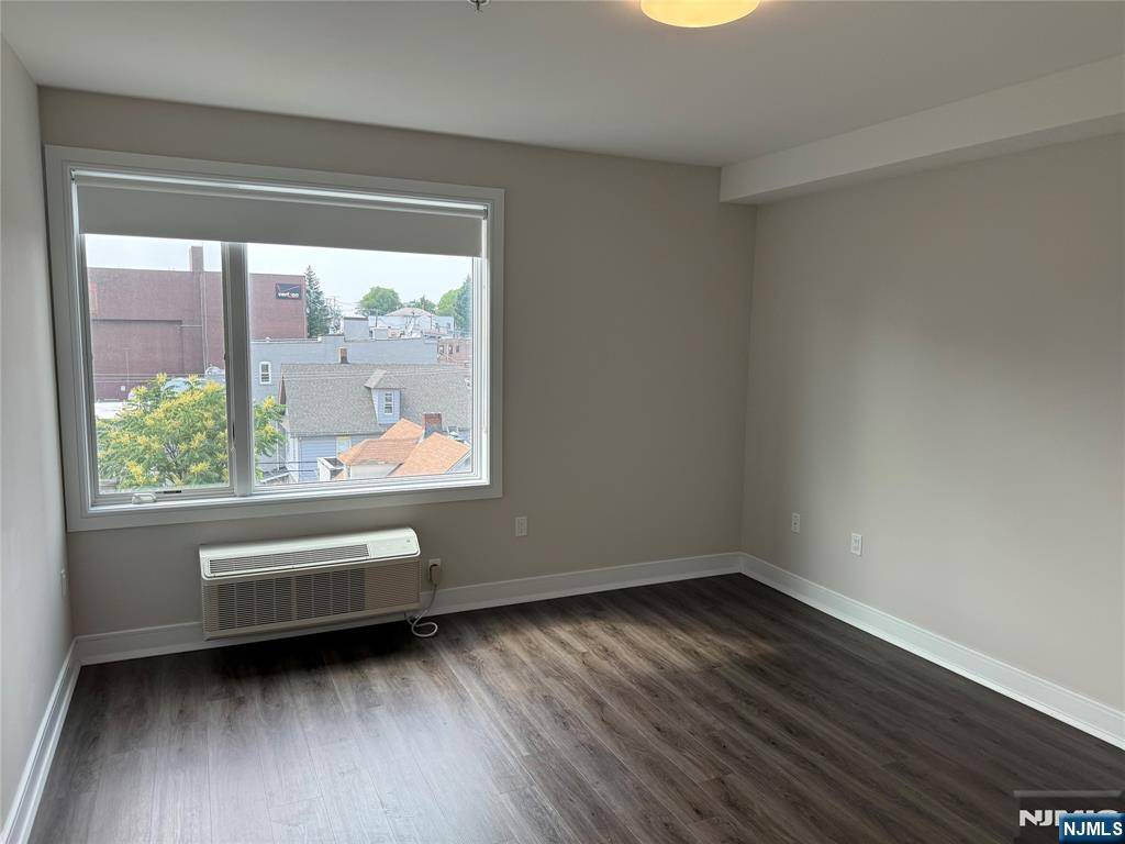 Fort Lee, NJ 07024,470 Main ST #619
