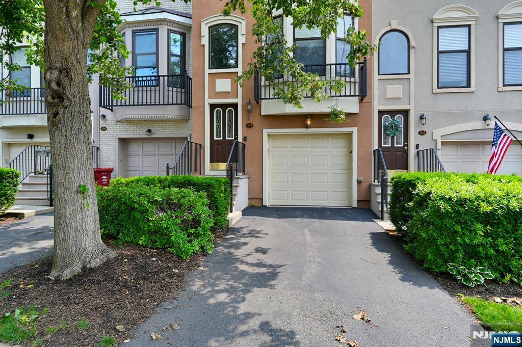 Nutley, NJ 07110,303 Wilshire DR