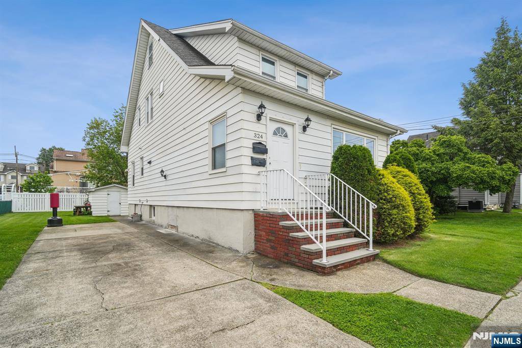 Saddle Brook, NJ 07663,322 3rd ST