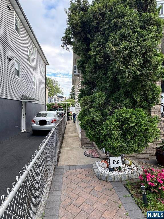 Kearny, NJ 07032,188 Hoyt ST